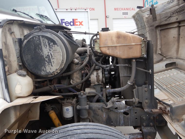 image for item GK9201 1998 International 4700 box truck