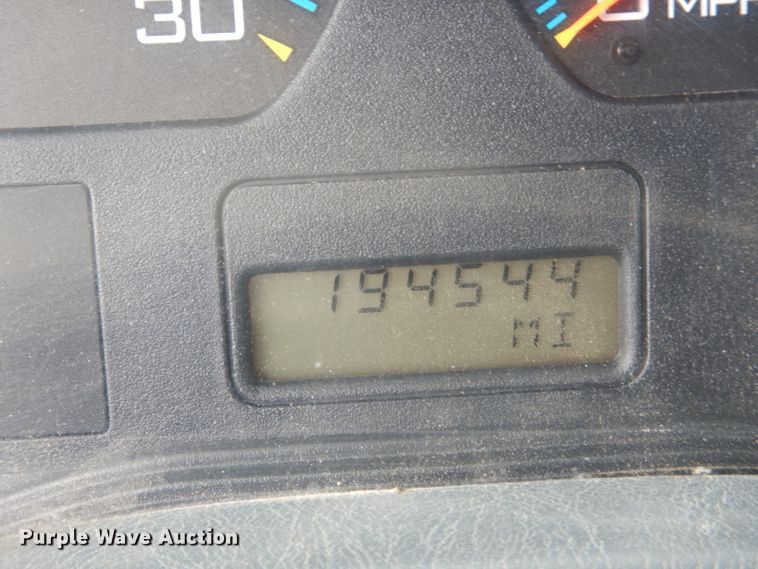 image for item GO9665 2003 International 4300  truck cab and chassis