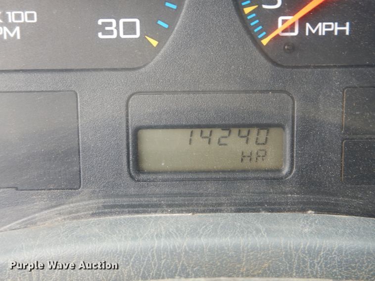 image for item GO9665 2003 International 4300  truck cab and chassis