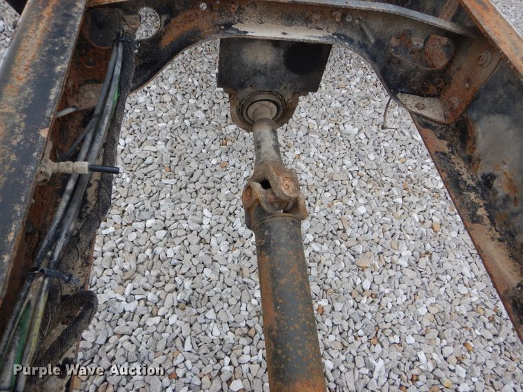 image for item GO9665 2003 International 4300  truck cab and chassis