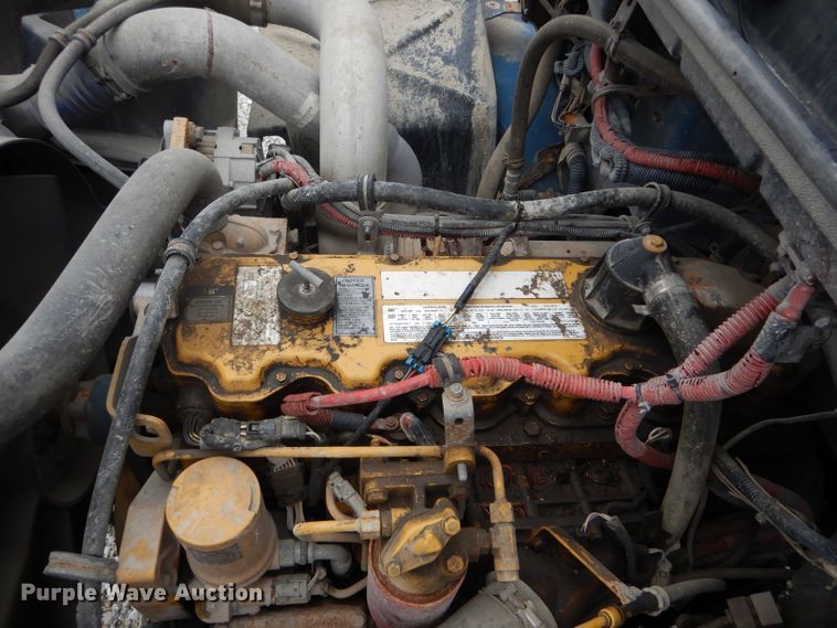 image for item GO9666 2003 Freightliner FL70  truck cab and chassis