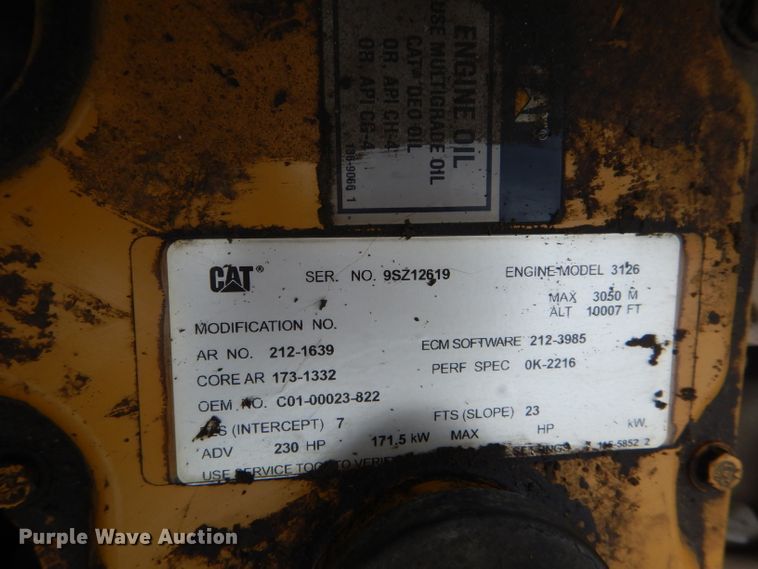 image for item GO9666 2003 Freightliner FL70  truck cab and chassis