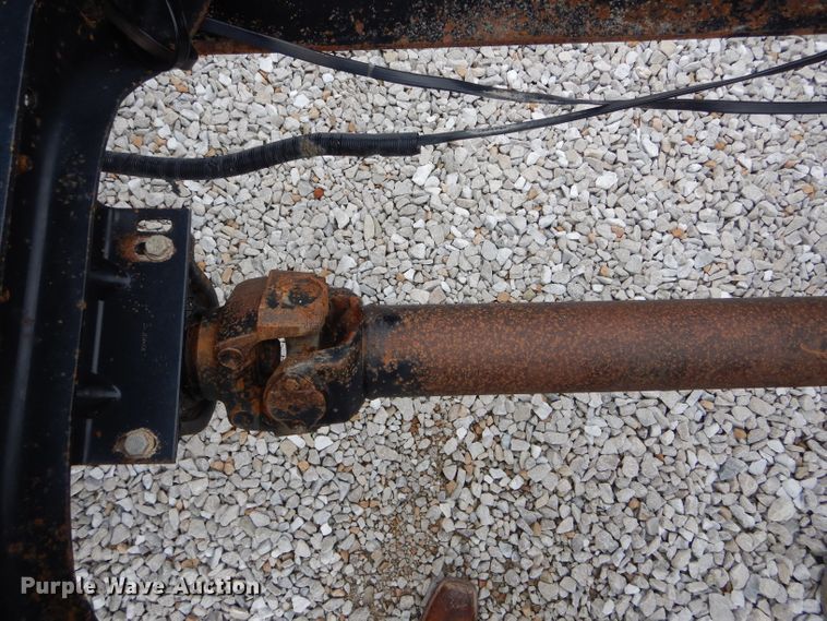 image for item GO9666 2003 Freightliner FL70  truck cab and chassis