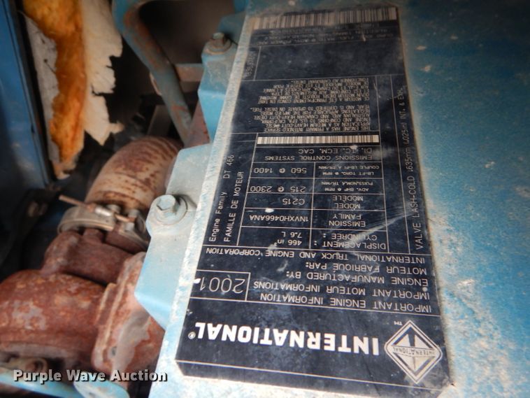 image for item GO9667 2002 International 4300  truck cab and chassis