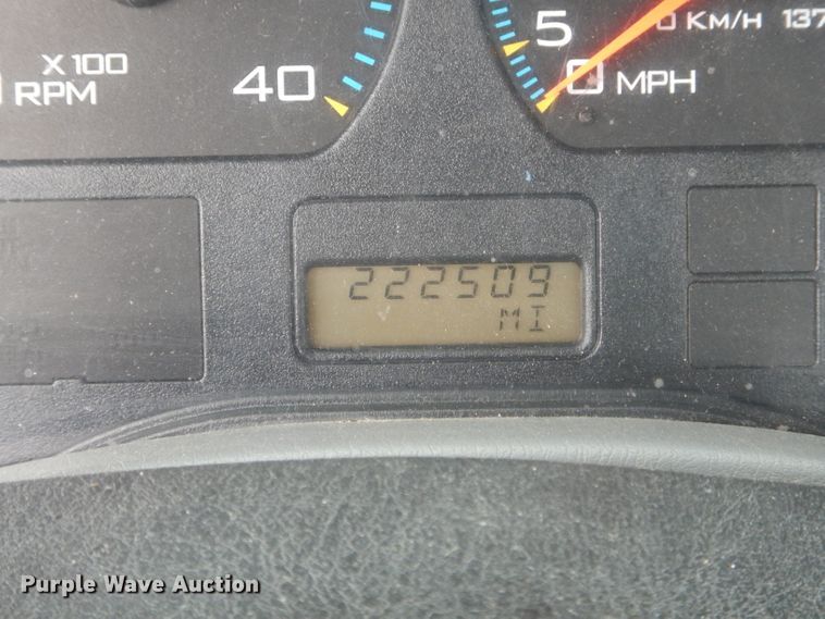 image for item GO9669 2007 International 7300  truck cab and chassis