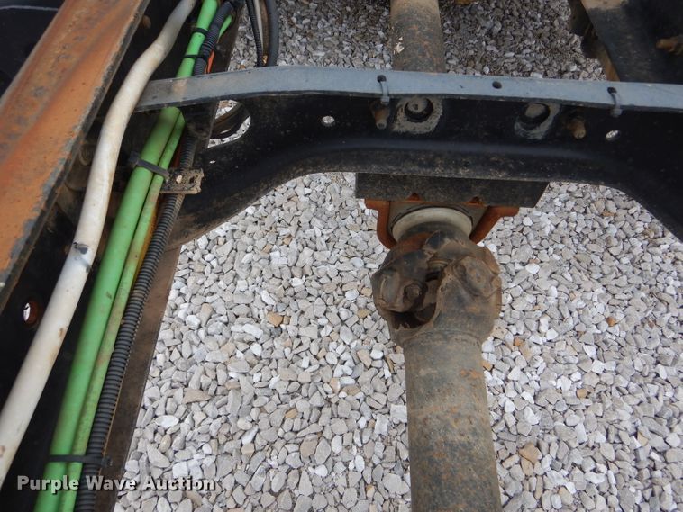 image for item GO9669 2007 International 7300  truck cab and chassis