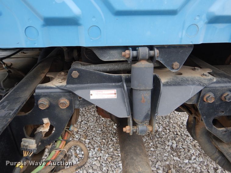 image for item GO9669 2007 International 7300  truck cab and chassis