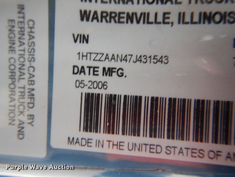 image for item GO9669 2007 International 7300  truck cab and chassis