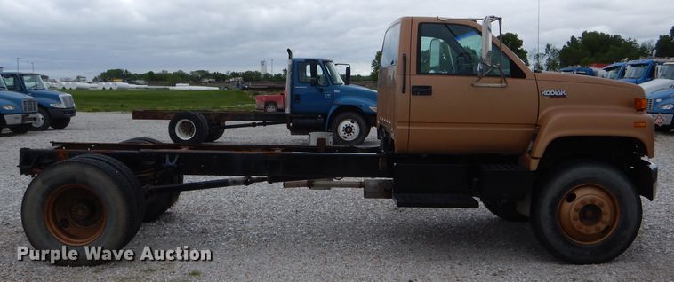 image for item GO9670 1995 Chevrolet Kodiak C5500  truck cab and chassis