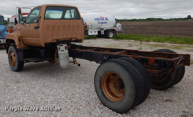 image for item GO9670 1995 Chevrolet Kodiak C5500  truck cab and chassis
