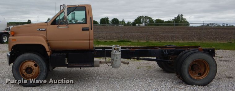 image for item GO9670 1995 Chevrolet Kodiak C5500  truck cab and chassis