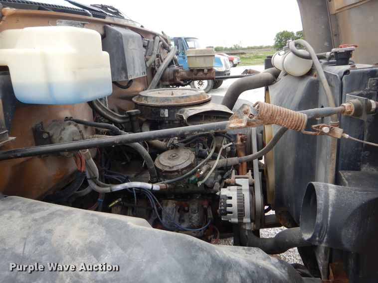 image for item GO9670 1995 Chevrolet Kodiak C5500  truck cab and chassis