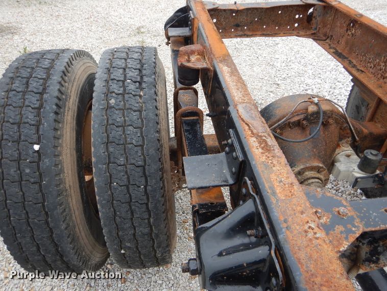 image for item GO9670 1995 Chevrolet Kodiak C5500  truck cab and chassis