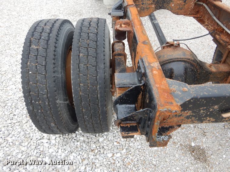 image for item GO9670 1995 Chevrolet Kodiak C5500  truck cab and chassis