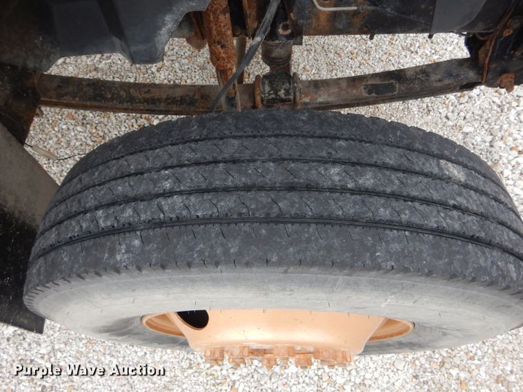 image for item GO9670 1995 Chevrolet Kodiak C5500  truck cab and chassis