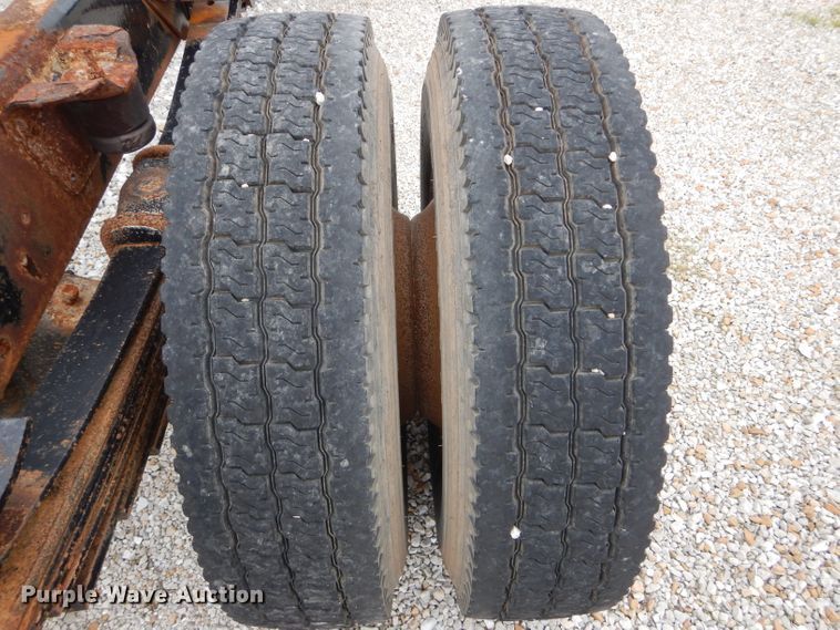 image for item GO9670 1995 Chevrolet Kodiak C5500  truck cab and chassis