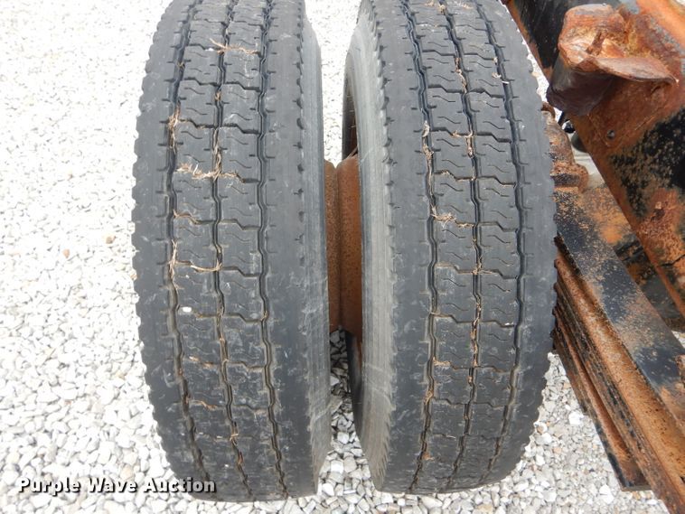 image for item GO9670 1995 Chevrolet Kodiak C5500  truck cab and chassis