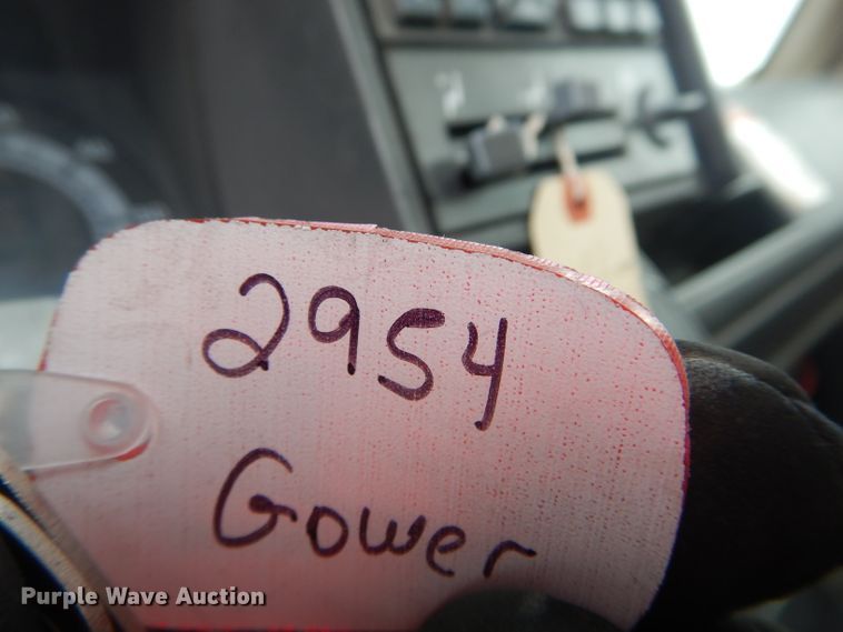 image for item GO9670 1995 Chevrolet Kodiak C5500  truck cab and chassis