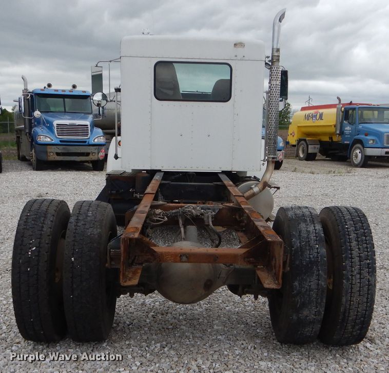 image for item GO9671 2000 Kenworth T300  truck cab and chassis