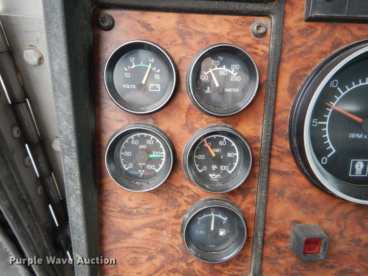 image for item GO9671 2000 Kenworth T300  truck cab and chassis