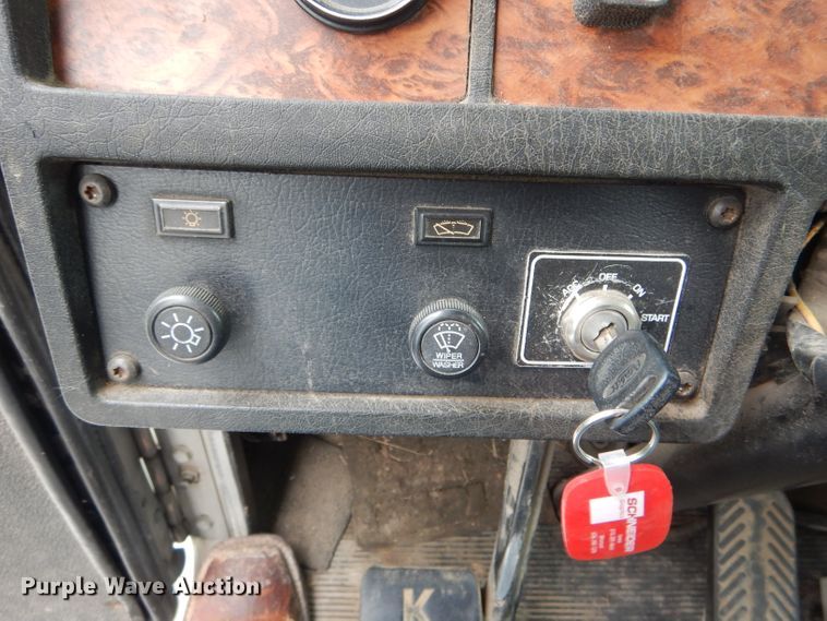 image for item GO9671 2000 Kenworth T300  truck cab and chassis