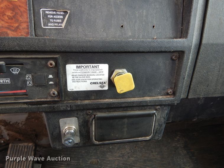 image for item GO9671 2000 Kenworth T300  truck cab and chassis