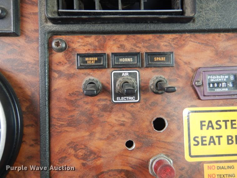 image for item GO9671 2000 Kenworth T300  truck cab and chassis