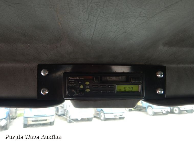 image for item GO9671 2000 Kenworth T300  truck cab and chassis