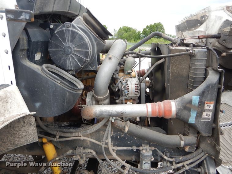 image for item GO9671 2000 Kenworth T300  truck cab and chassis