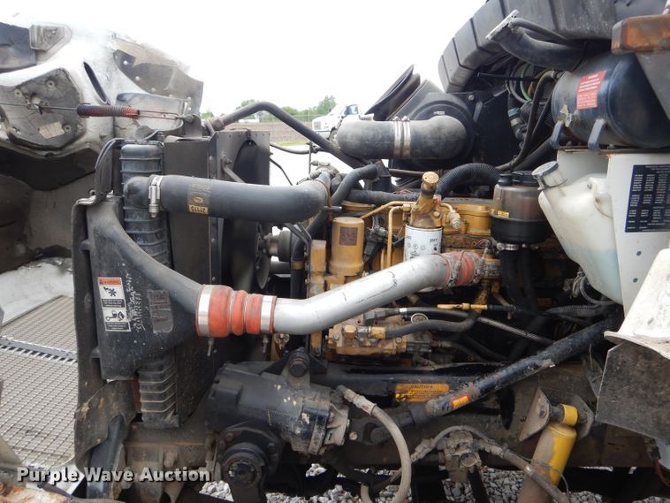 image for item GO9671 2000 Kenworth T300  truck cab and chassis