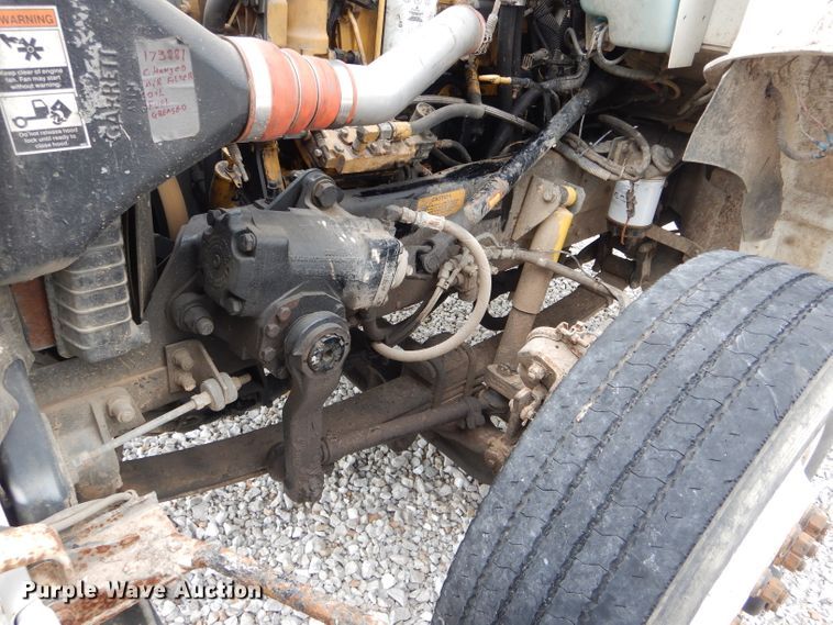 image for item GO9671 2000 Kenworth T300  truck cab and chassis