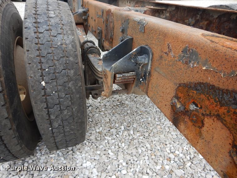 image for item GO9671 2000 Kenworth T300  truck cab and chassis