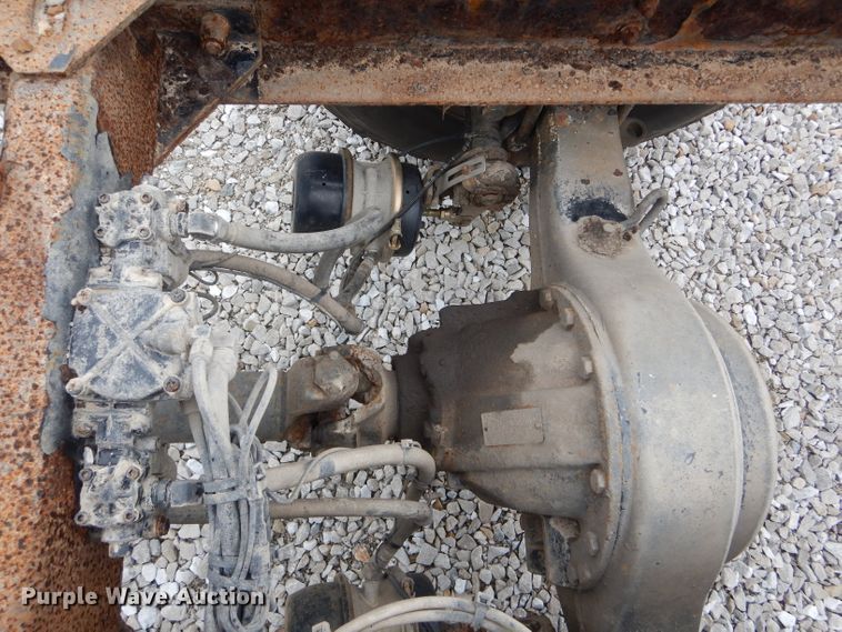 image for item GO9671 2000 Kenworth T300  truck cab and chassis