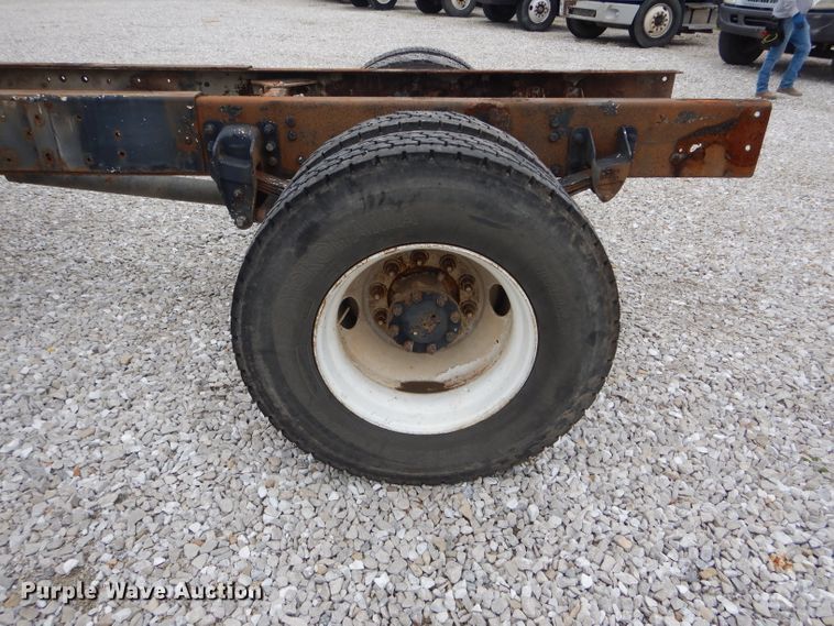 image for item GO9671 2000 Kenworth T300  truck cab and chassis