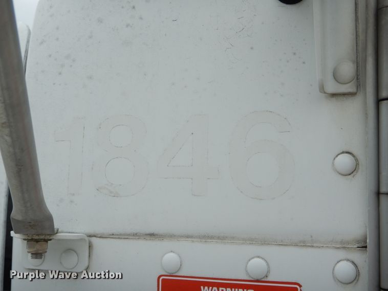 image for item GO9671 2000 Kenworth T300  truck cab and chassis