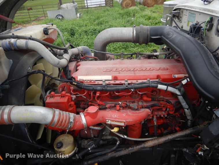 image for item GO9694 2011 Peterbilt 389  semi truck