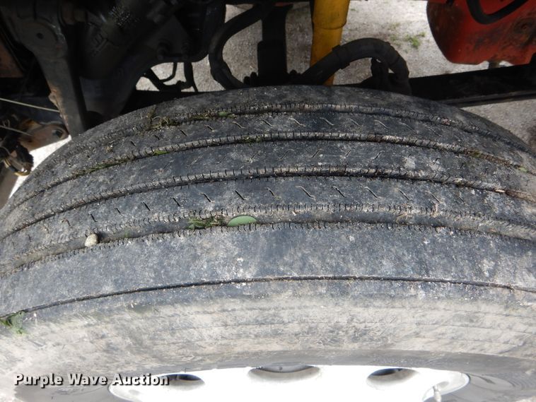 image for item GO9694 2011 Peterbilt 389  semi truck