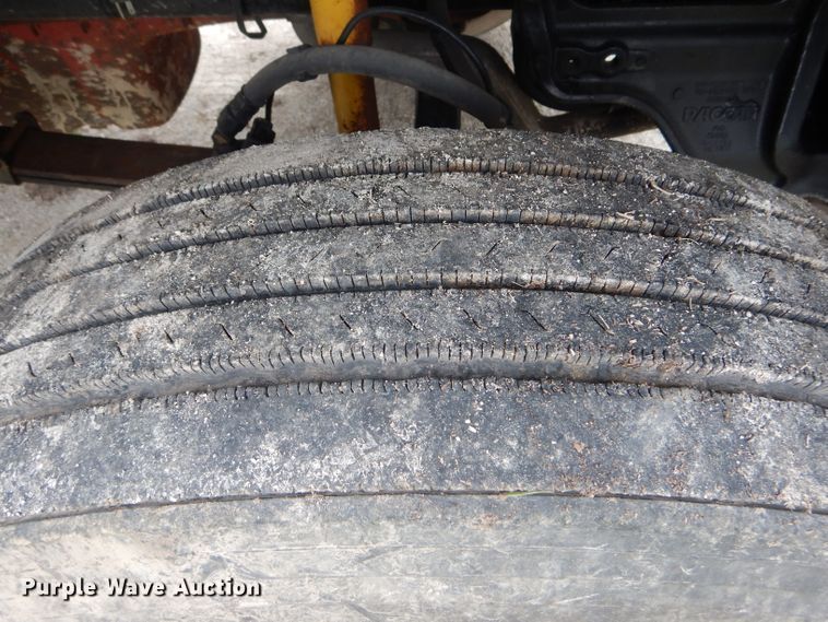 image for item GO9694 2011 Peterbilt 389  semi truck