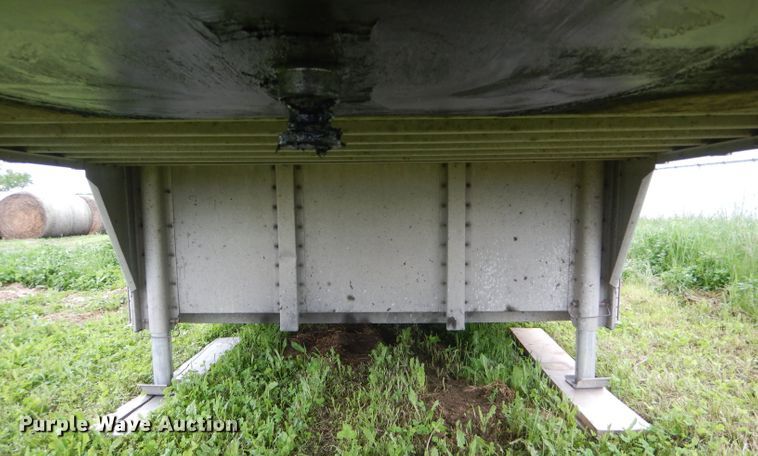 image for item GO9695 2008 Eby livestock trailer