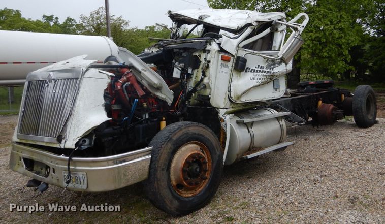 image for item GV9009 2007 International 9400i  semi truck