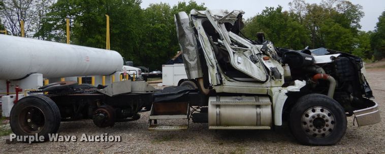 image for item GV9009 2007 International 9400i  semi truck