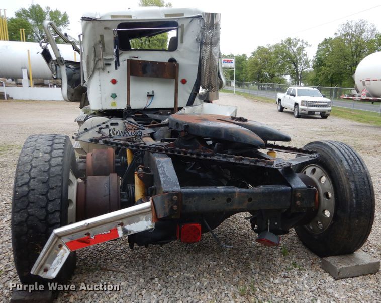 image for item GV9009 2007 International 9400i  semi truck