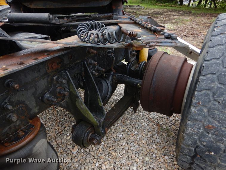 image for item GV9009 2007 International 9400i  semi truck