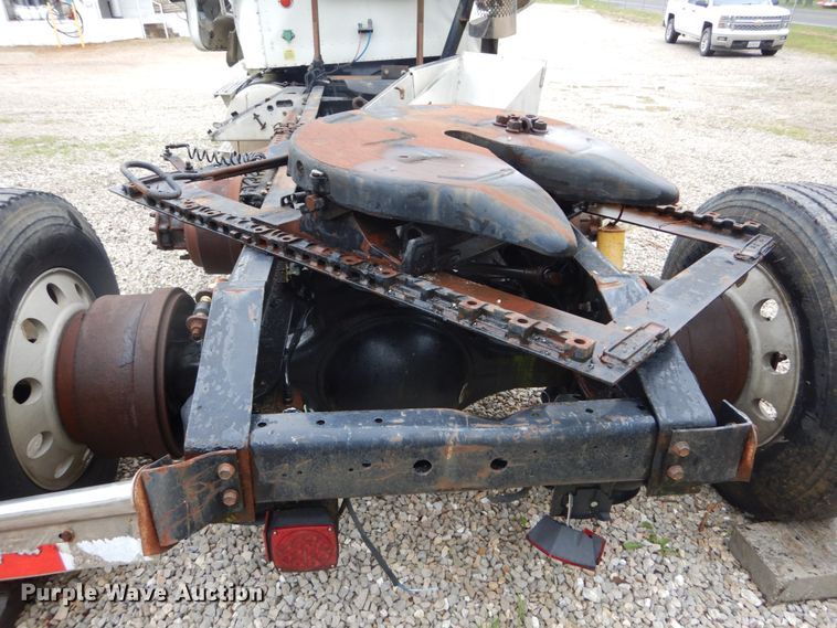 image for item GV9009 2007 International 9400i  semi truck