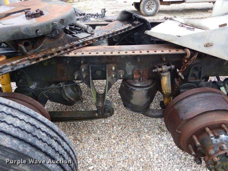 image for item GV9009 2007 International 9400i  semi truck