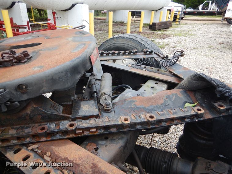 image for item GV9009 2007 International 9400i  semi truck