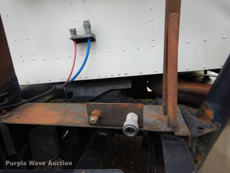 image for item GV9009 2007 International 9400i  semi truck