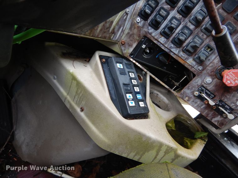 image for item GV9009 2007 International 9400i  semi truck