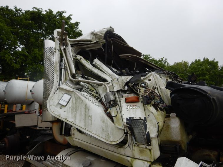 image for item GV9009 2007 International 9400i  semi truck