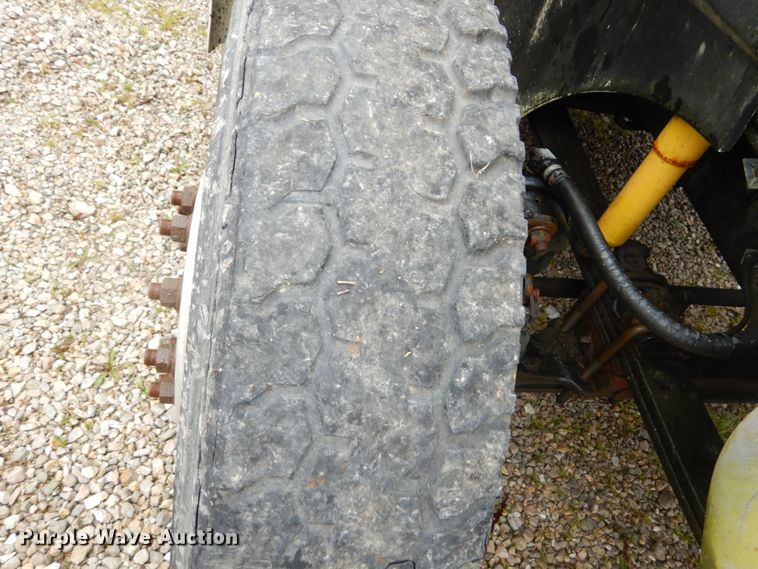 image for item GV9009 2007 International 9400i  semi truck